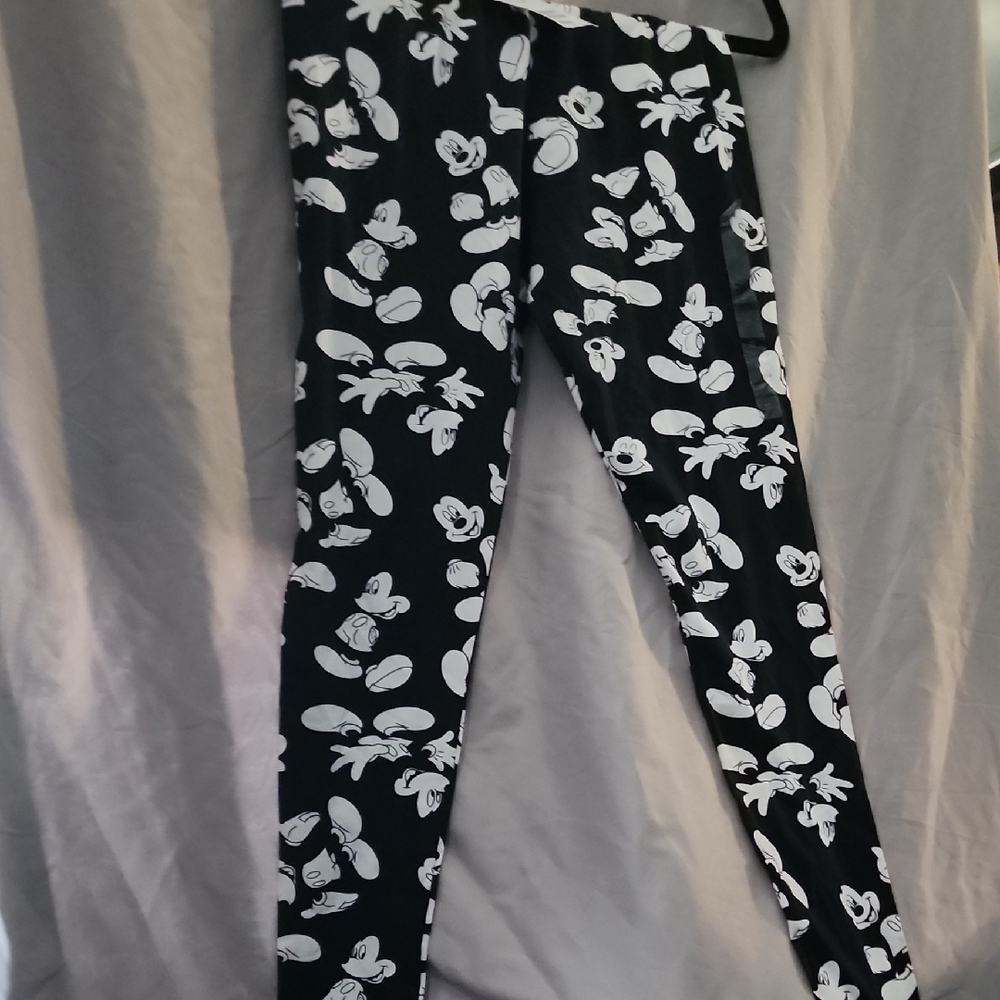 Juniors Black and White Cartoon Print Leggings